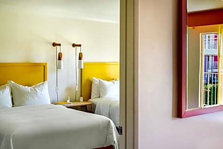 Queen Suite with Pool View