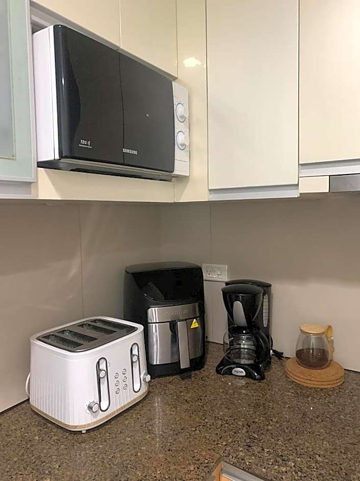 Mactan Newtown 8Newtown Boulevard Beach Condo RM9