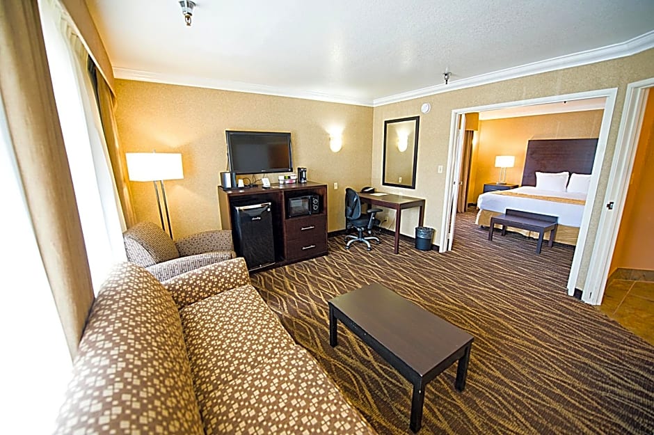 Hotel d'Lins Ontario Airport