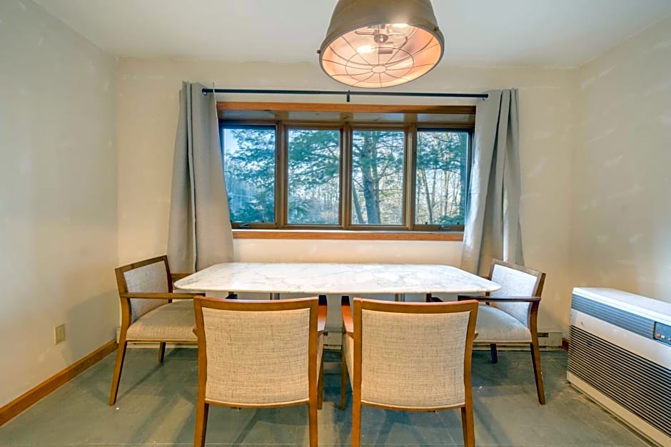 The Haüs Windham - Luxury Suites, Hot Tub, Mountain Views!