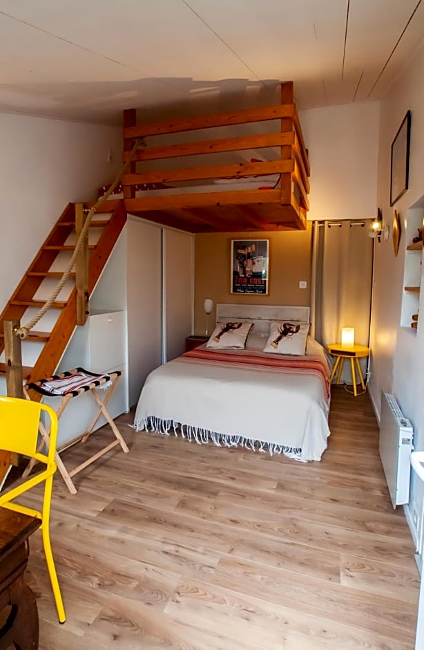 Les Yeux Bleus Bed & Breakfast