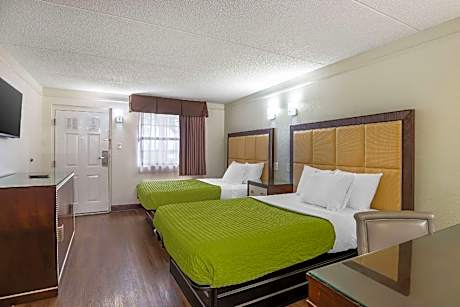 2 Double Beds Nonsmoking