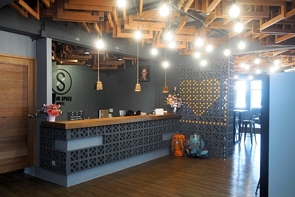 Silom SPACE Hostel