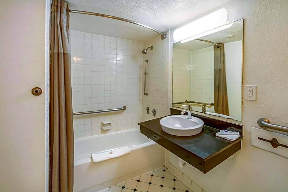 Motel 6 Euless - DFW West