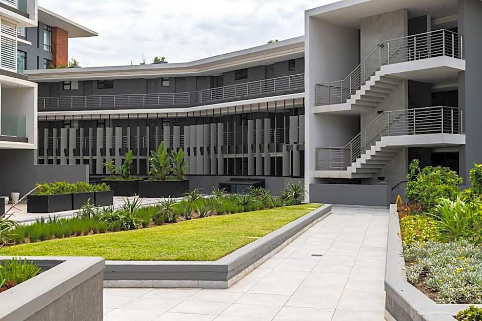 Hugos Seaside Haven E210