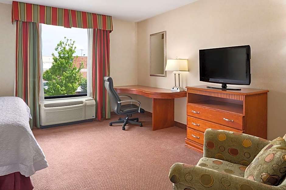 Hampton Inn By Hilton Belle Vernon