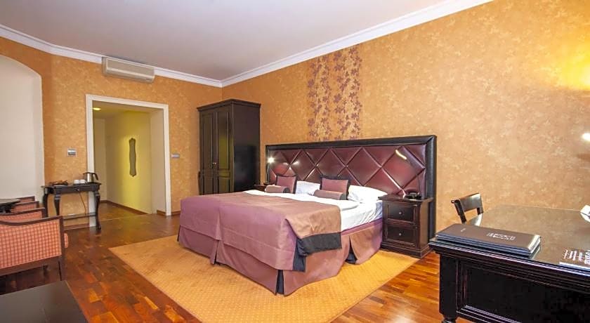 SKARITZ Hotel & Residence