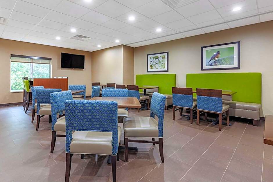 Comfort Suites Escanaba West