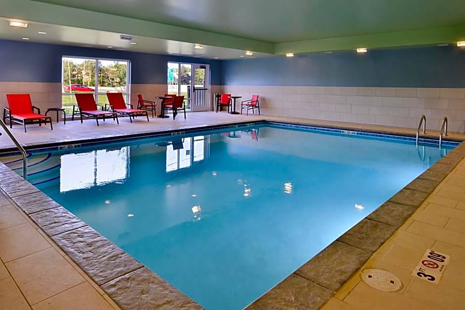 Holiday Inn Express and Suites - Mall of America - MSP Airport By IHG