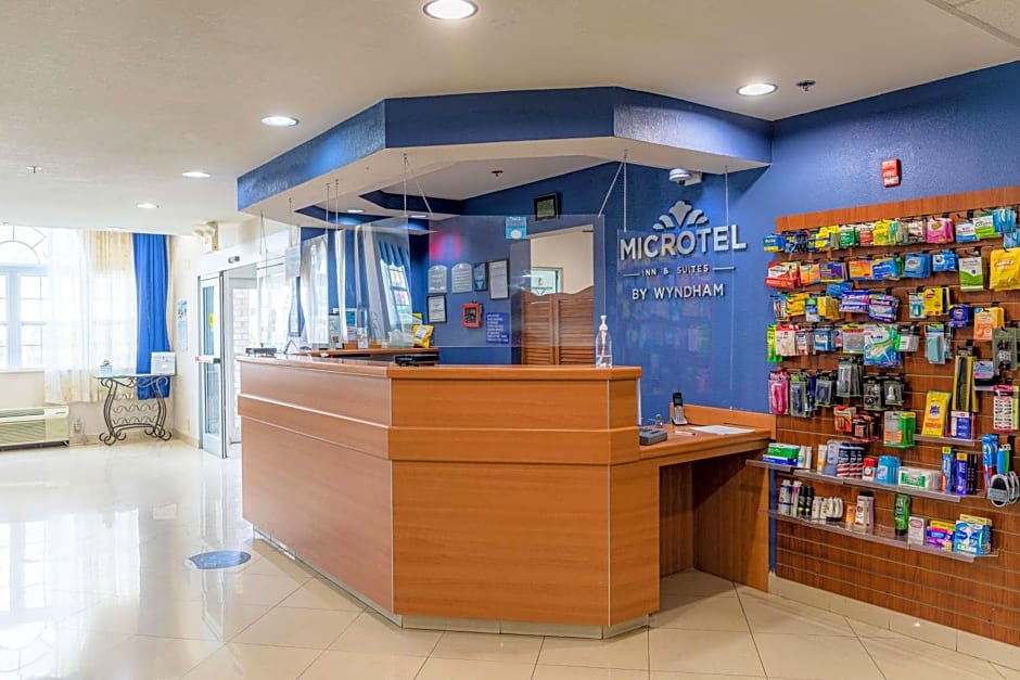 Microtel Inn & Suites by Wyndham Kingsland Naval Base I-95