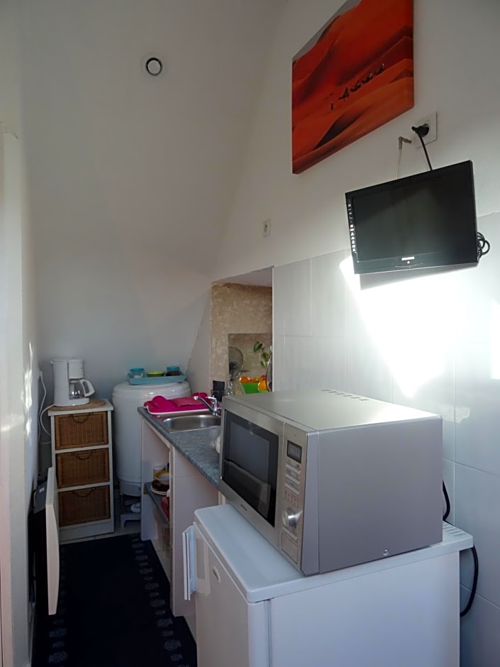 Studio "LA MEDINA", PISCINE jusqu'au 15 septembre, JARDIN BOTANIQUE, COMMERCES &MER