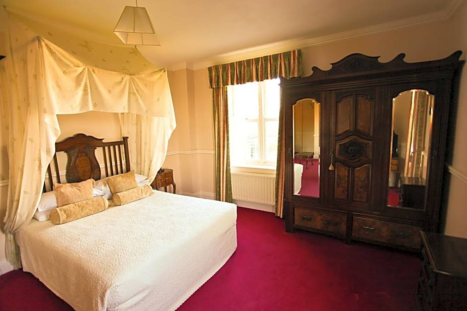 Kilcooly's Country House Hotel