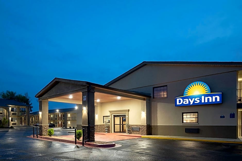 Days Inn & Suites by Wyndham Athens