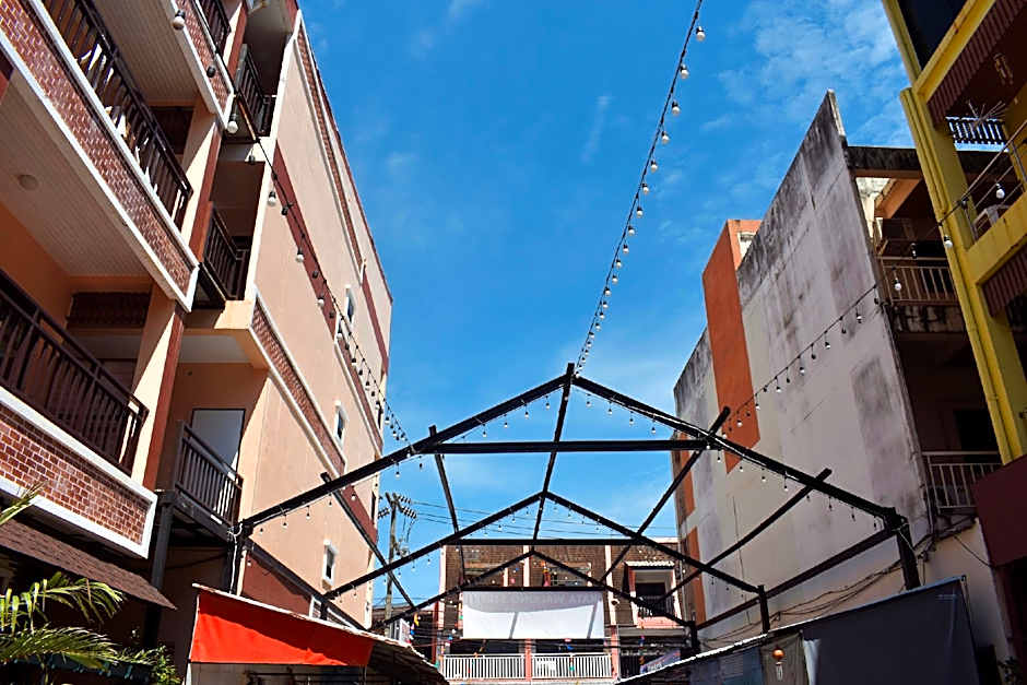 Outdoor Inn Kata Hotel