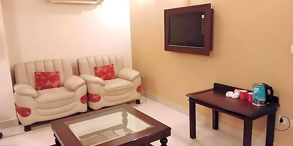 Royal Desert Palm Hotel