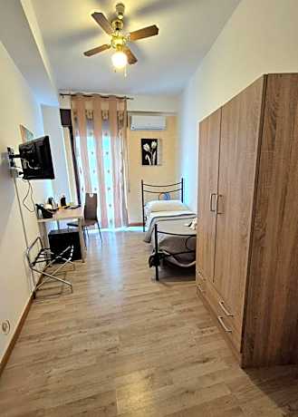 Single Room with Private External Bathroom