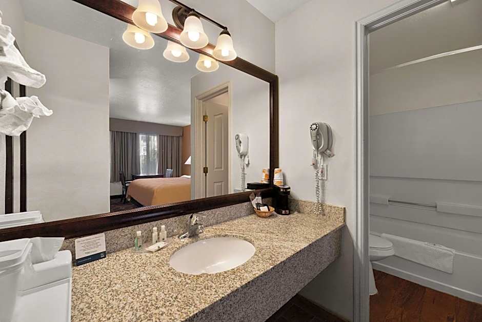 Quality Inn South Bluff