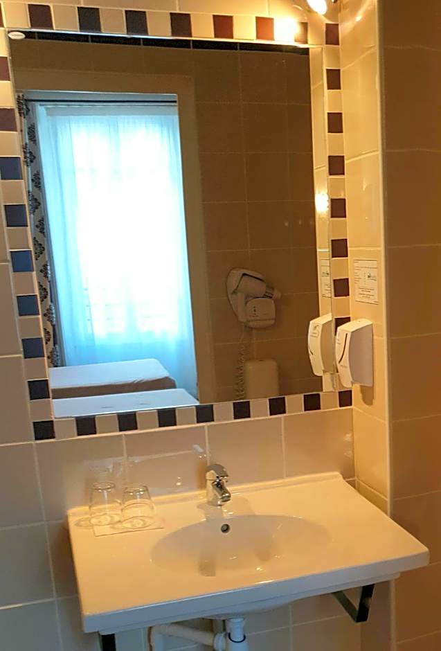 Brit Hotel Confort Auclair