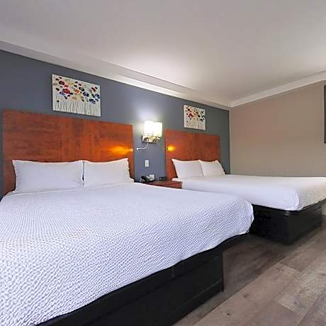 Moonlight Inn & Suites