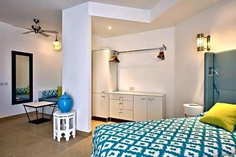 Family Room with Balcony and Sea View