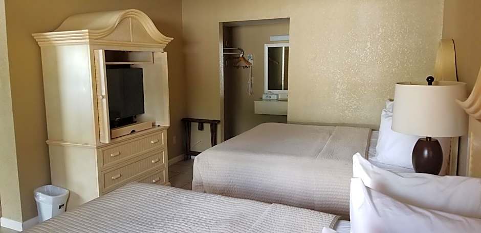 Days Inn by Wyndham Cocoa Cruiseport West At I-95/524