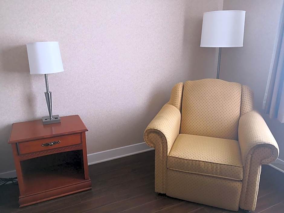 Quality Inn & Suites Hawkesbury