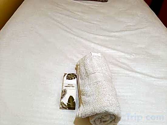 Jethro Hotel and Resto