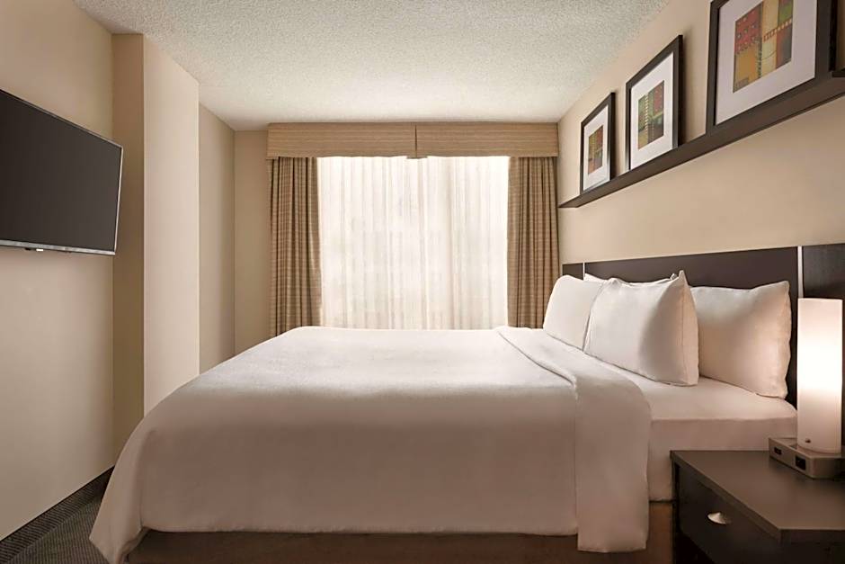 Embassy Suites by Hilton Montreal