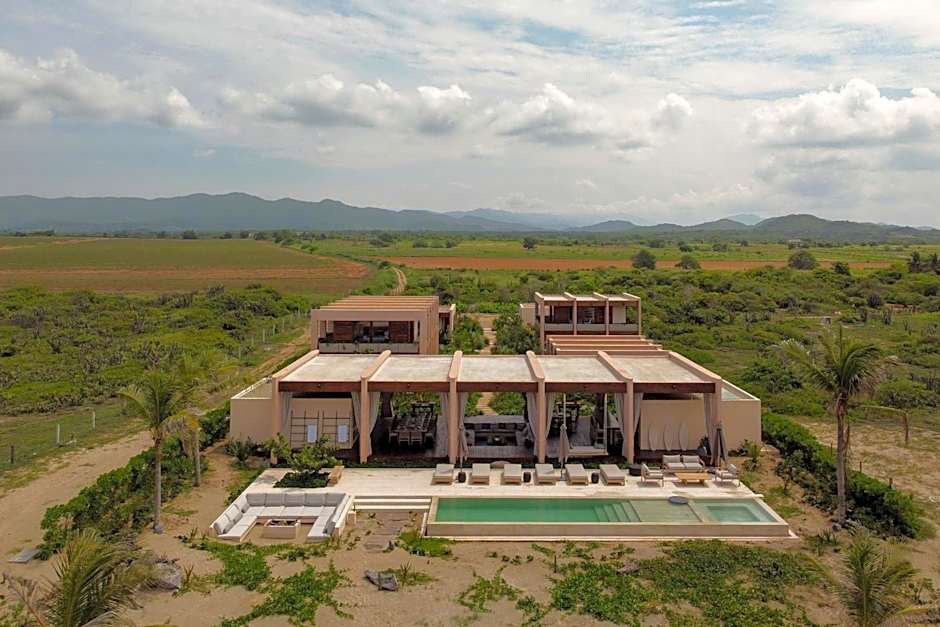 ONTO House Puerto Escondido