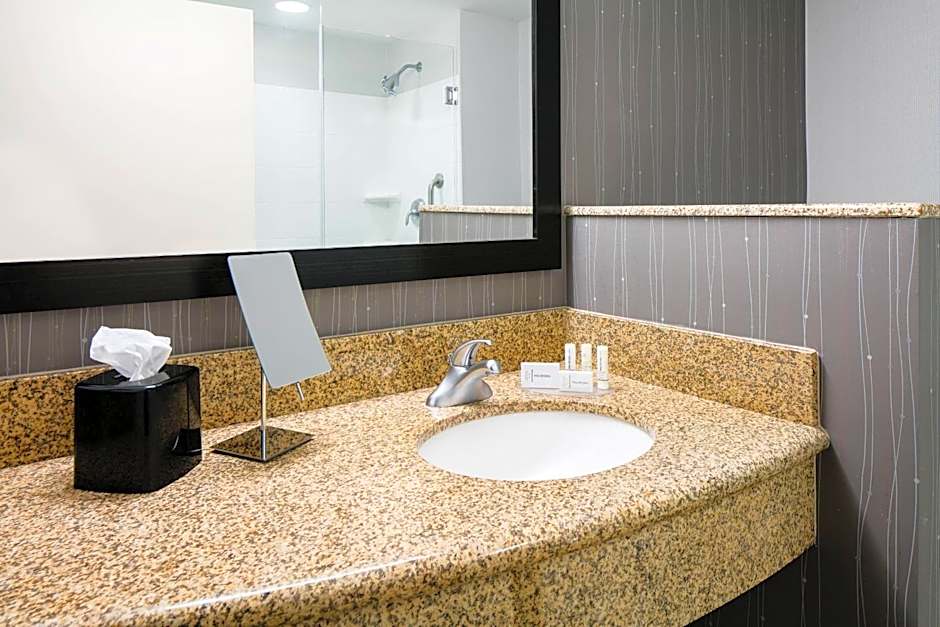 Courtyard by Marriott Omaha Aksarben Village