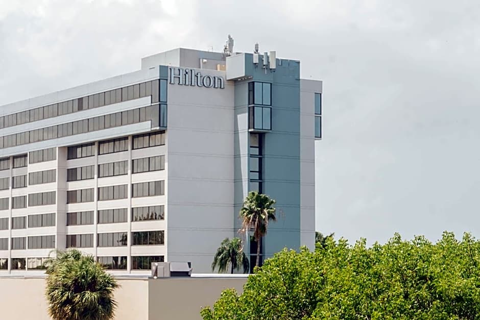 Hilton Palm Beach Airport