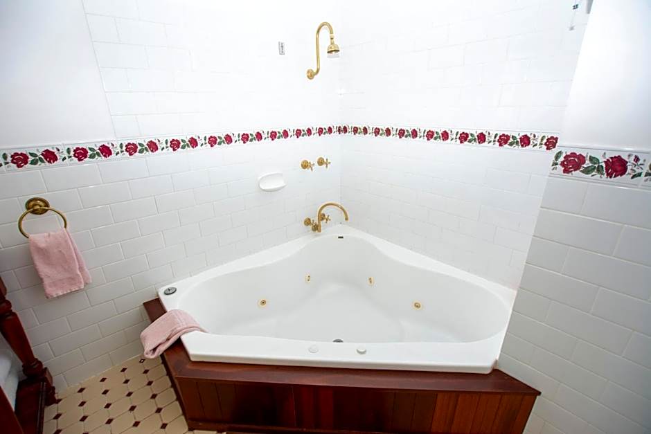 Rosebridge House Bed & Breakfast