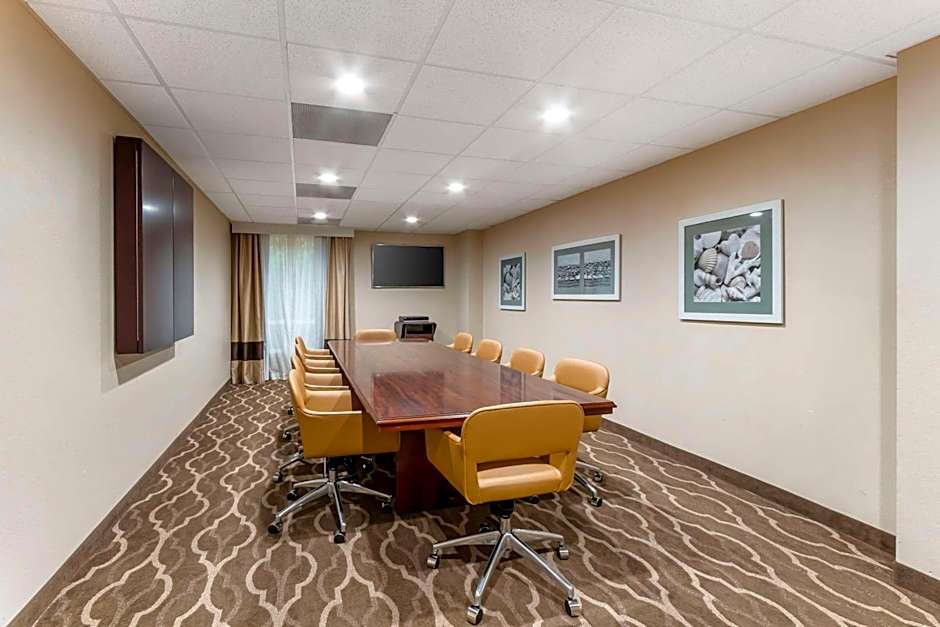 Comfort Suites At The University