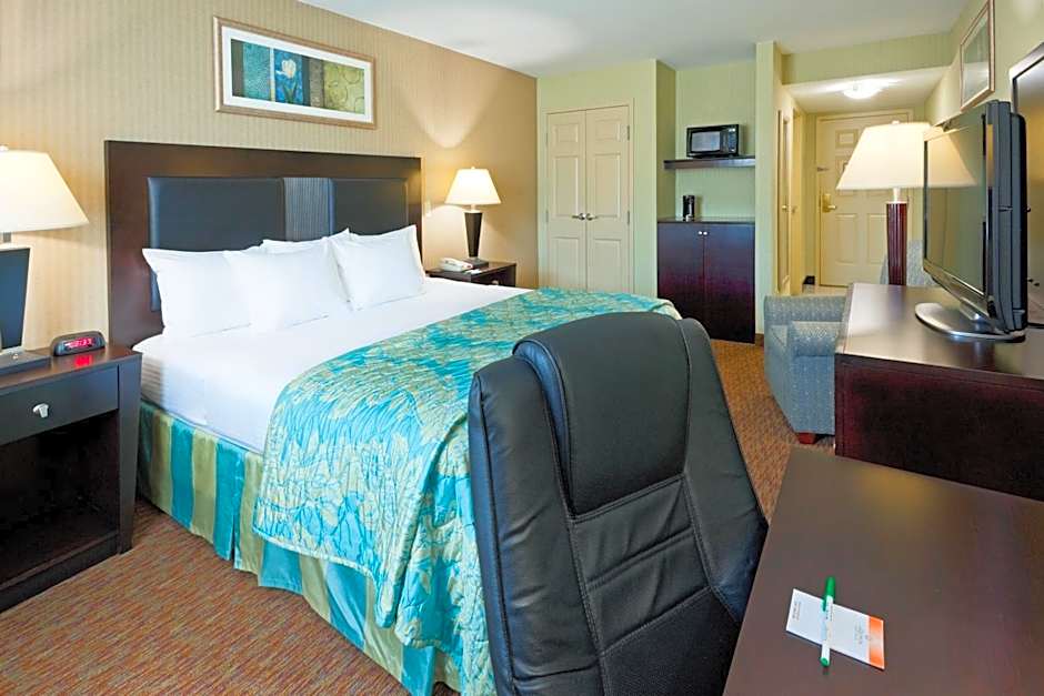 La Quinta Inn by Wyndham West Long Branch/NJ Shore Area