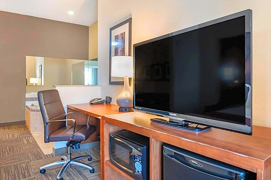 Comfort Suites Urbana Champaign, University Area