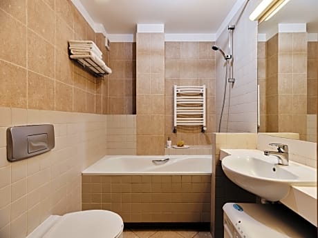 One-Bedroom Deluxe Apartment