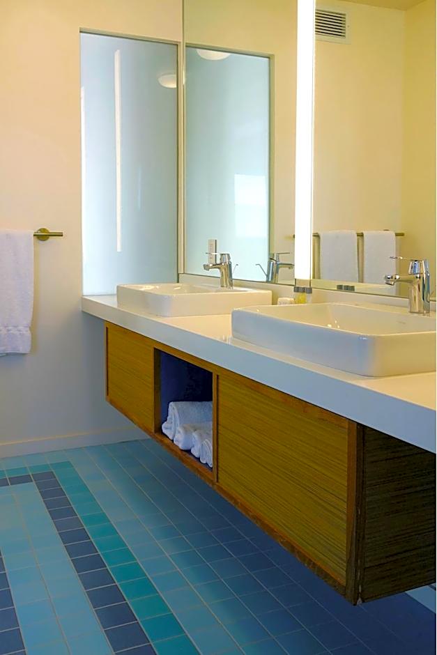 Beverly Laurel Motor Hotel