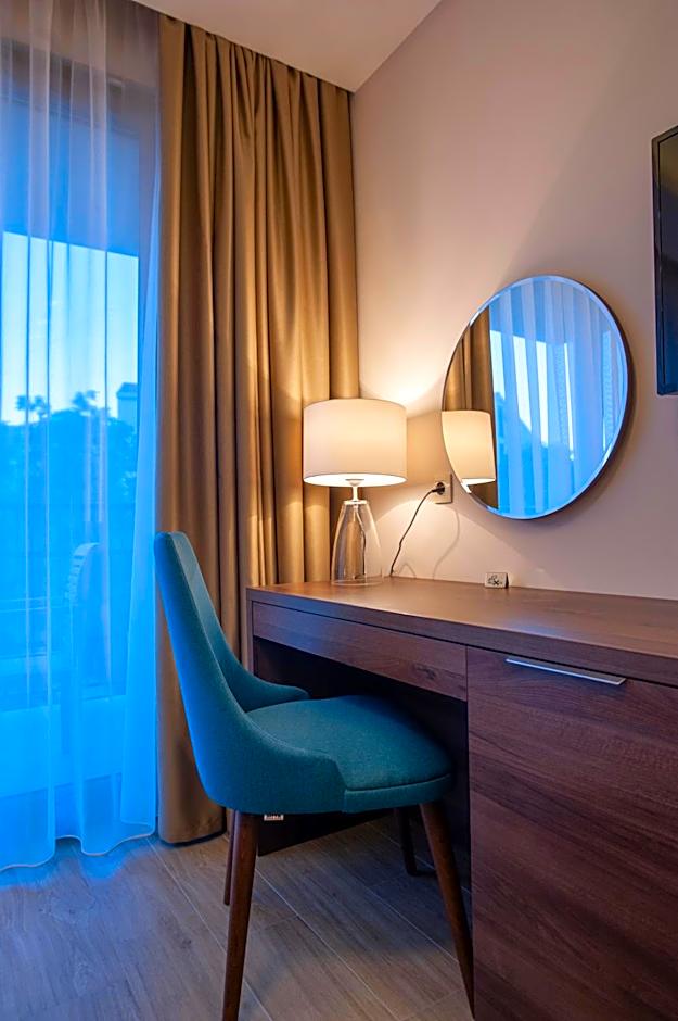 Hotel Twelve by Aycon