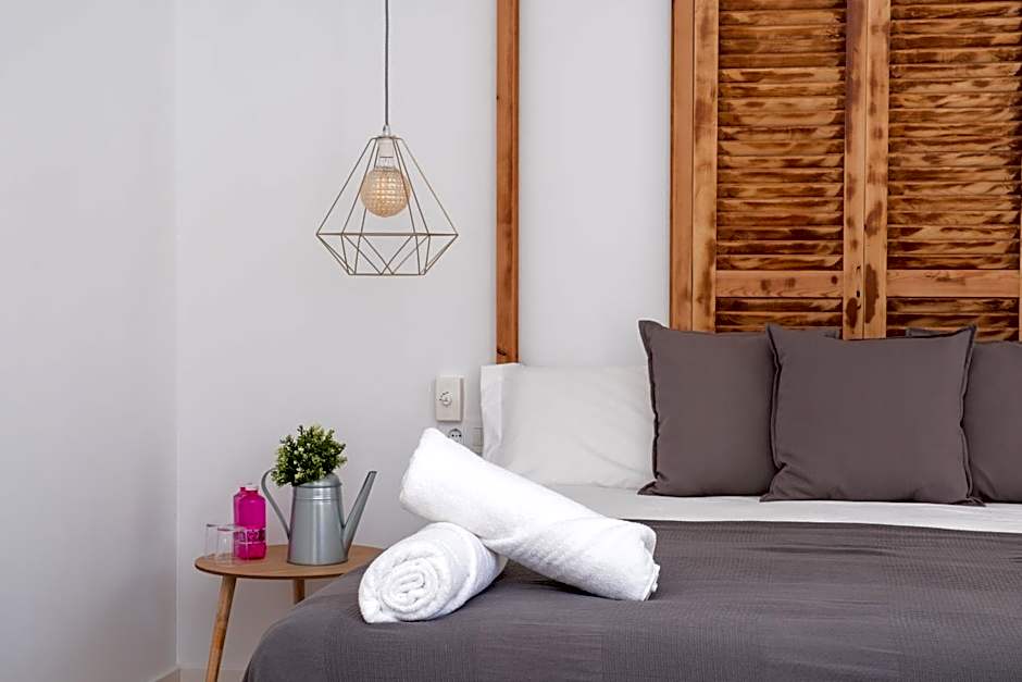 GOMEZ ROOMS