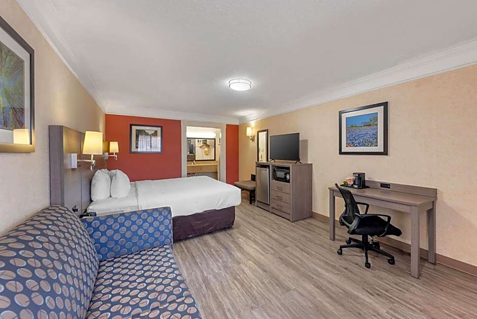 Quality Inn Near Lake Marble Falls