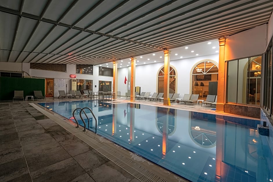 J'Adore Deluxe Hotel & Spa