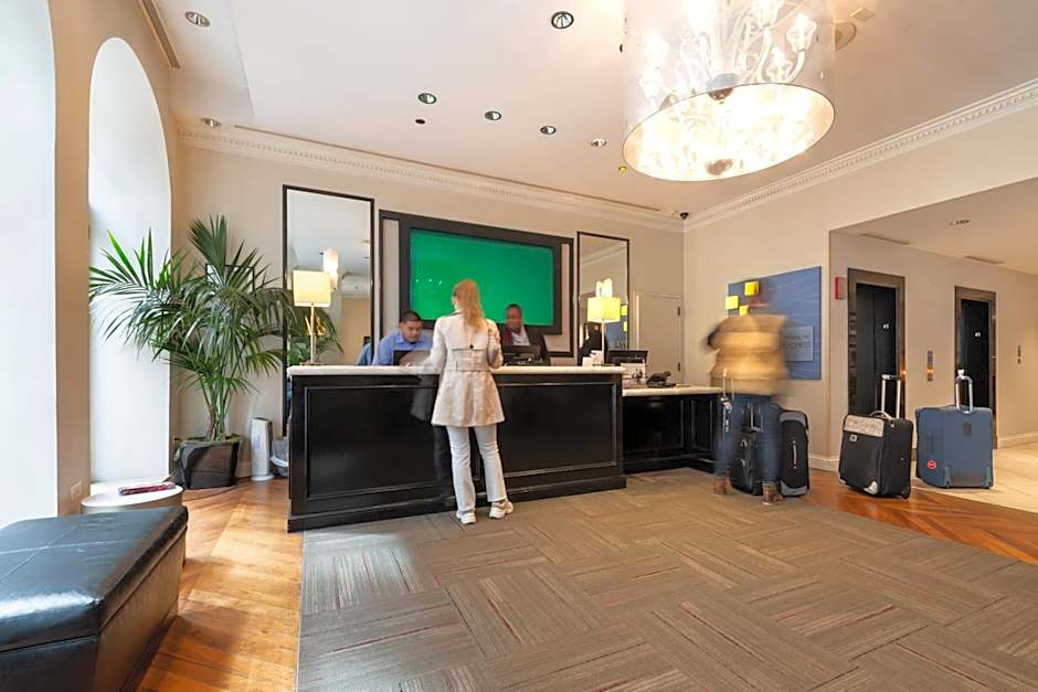 Holiday Inn Express Chicago - Magnificent Mile By IHG