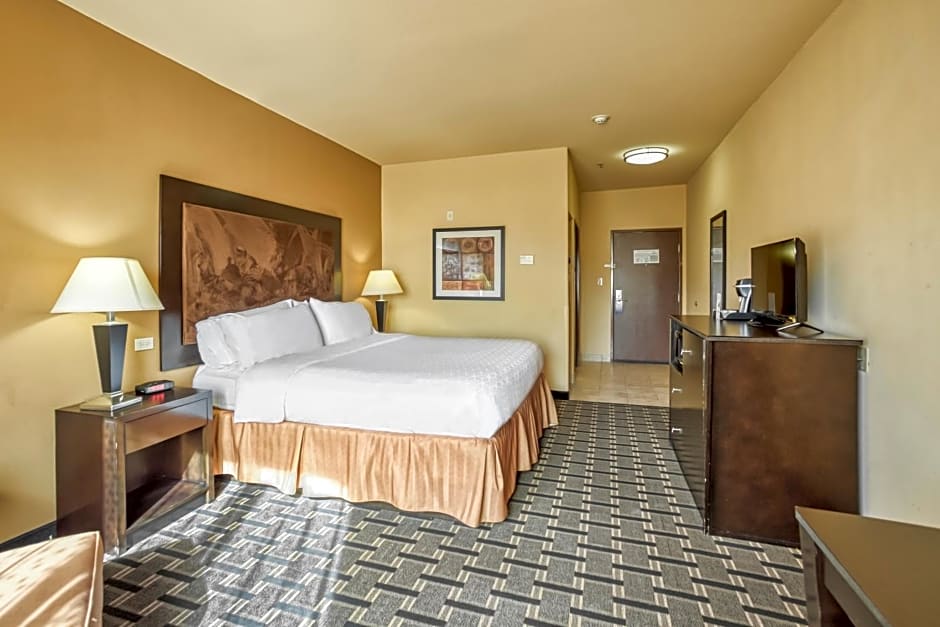 Holiday Inn Express and Suites Beeville