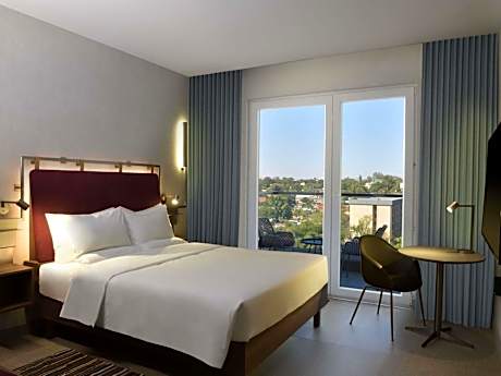 Standard Double Room with Sea View - Mobility Accessible