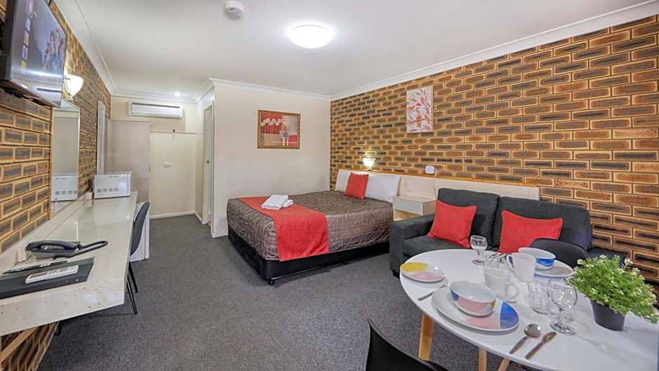 Top of the Town Motel