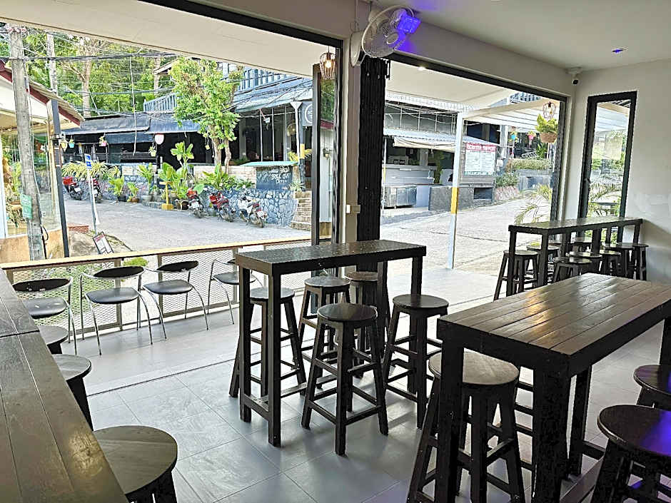 Eclipse Hostel and Bar