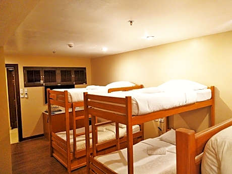 Barkada Room with 6 Bunk Beds