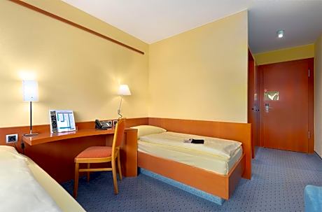 Comfort Twin Room with forest view