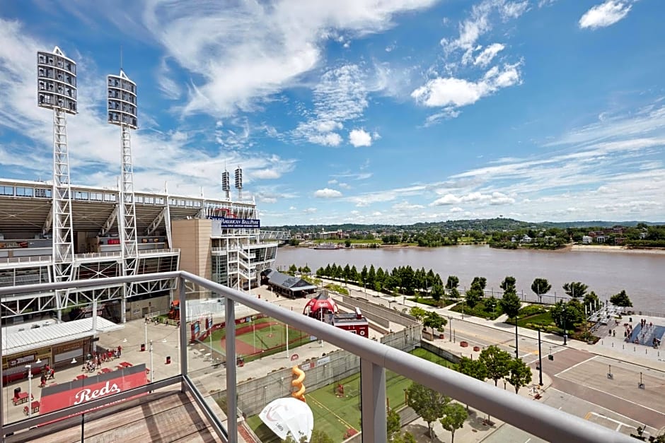 AC Hotel by Marriott Cincinnati at The Banks