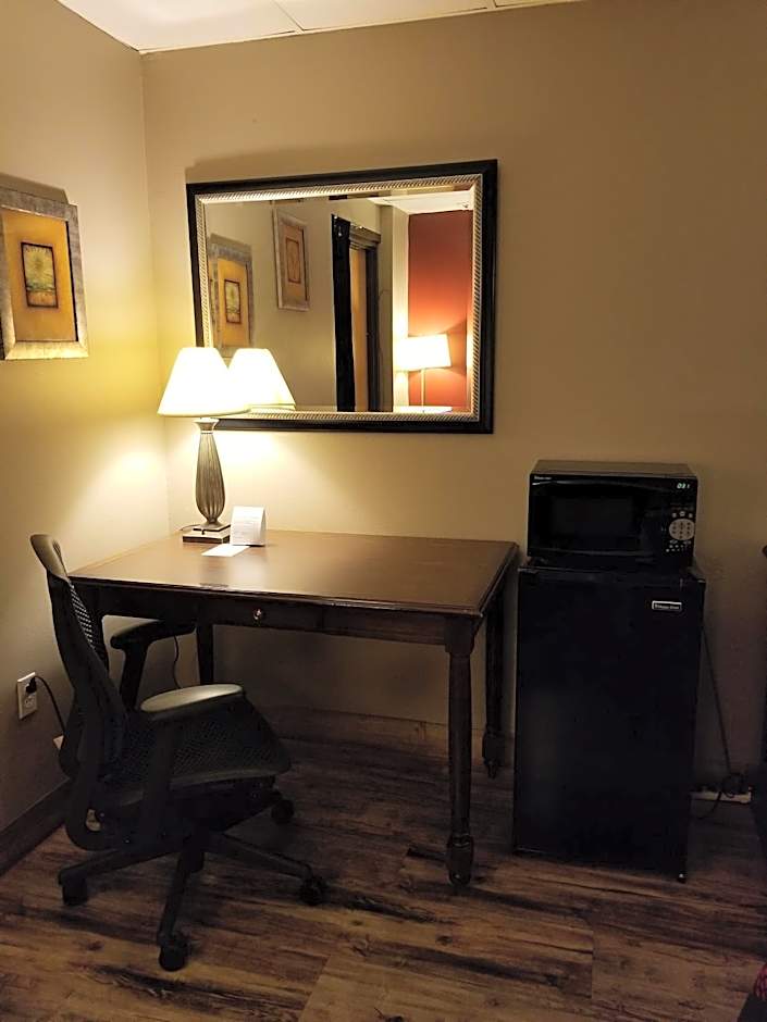 Ramada by Wyndham Albert Lea